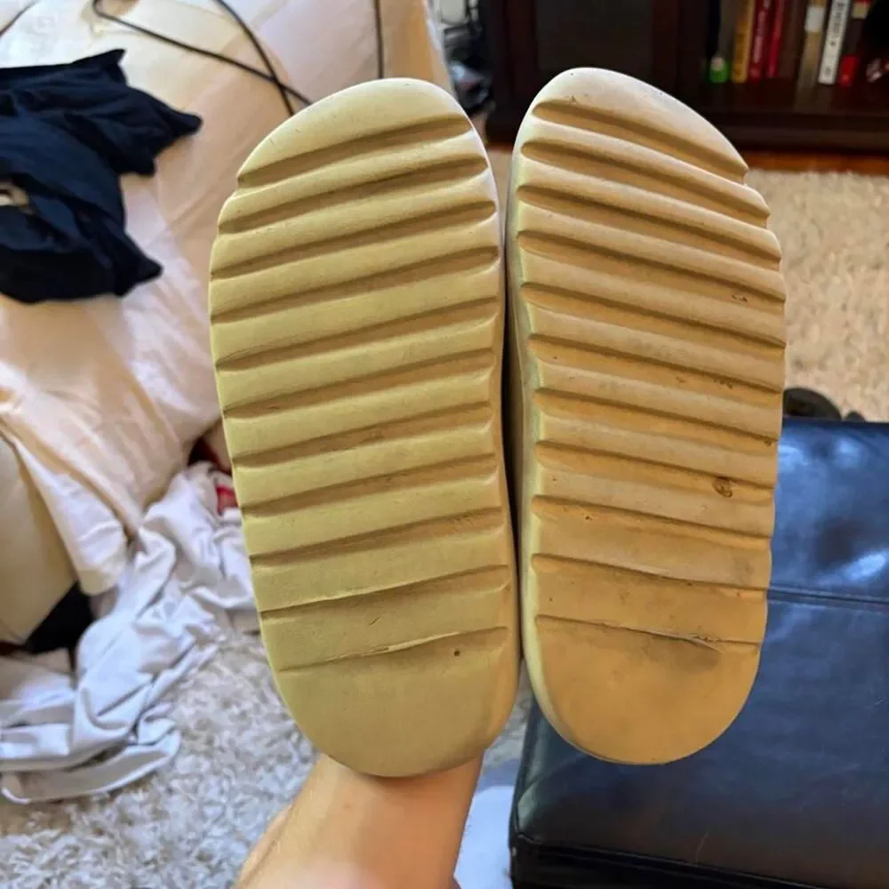 Mens Adidas Yeezy Slides SZ 10